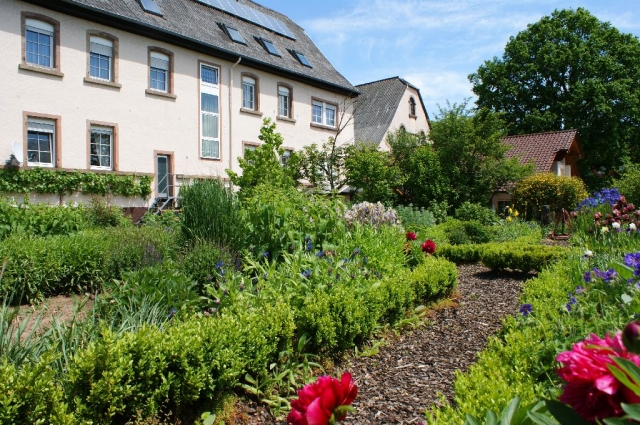 Einfach und schnell Infos, Hinweise und Tipps zu Schule, Studium & Auslandsaufenthalte mit Förderung Einfach und schnell Infos, Hinweise und Tipps zu Schule, Studium & Auslandsaufenthalte mit Förderung